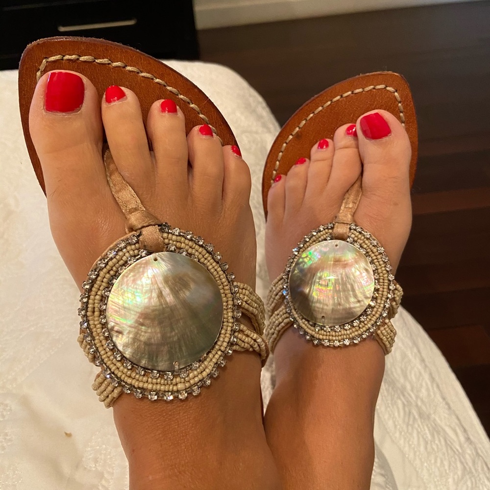 Sandals with beads